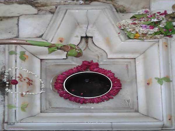 Ambekeshwar-Mahadev-temple-amer
